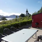 6 Person In Sorbovag-by Traum * Sorbo