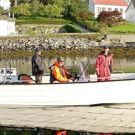 6 Person In Sorbovag-by Traum * Sorbo