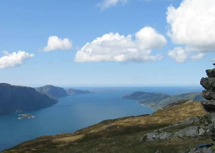 6 Person In Sorbovag-by Traum *