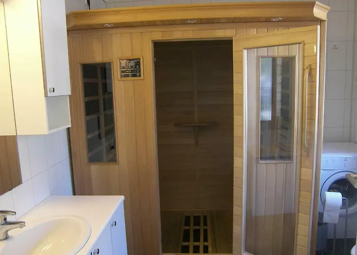 6 Person In Sorbovag-by Traum * Sorbo